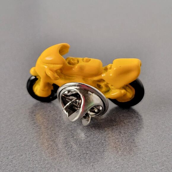 Yellow Motorcycle Lapel Tie Pin Metal 1.06" Racing Bike Collector Item Gift Box - Picture 7 of 11